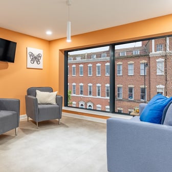 Cozy En Suite - Image 8